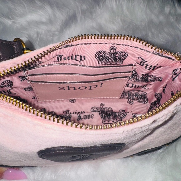 Official Heritage Juicy Couture Wristlet turn Clutch with Gold Heart Charms - Picture 9 of 9